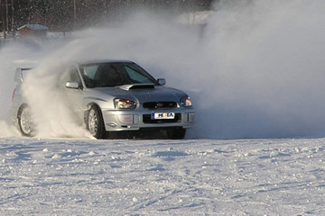 corso di guida sicura su neve e ghiaccio